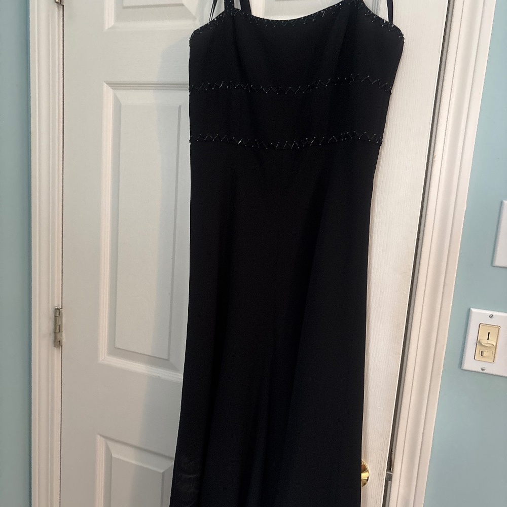 Sleeveless women’s dress